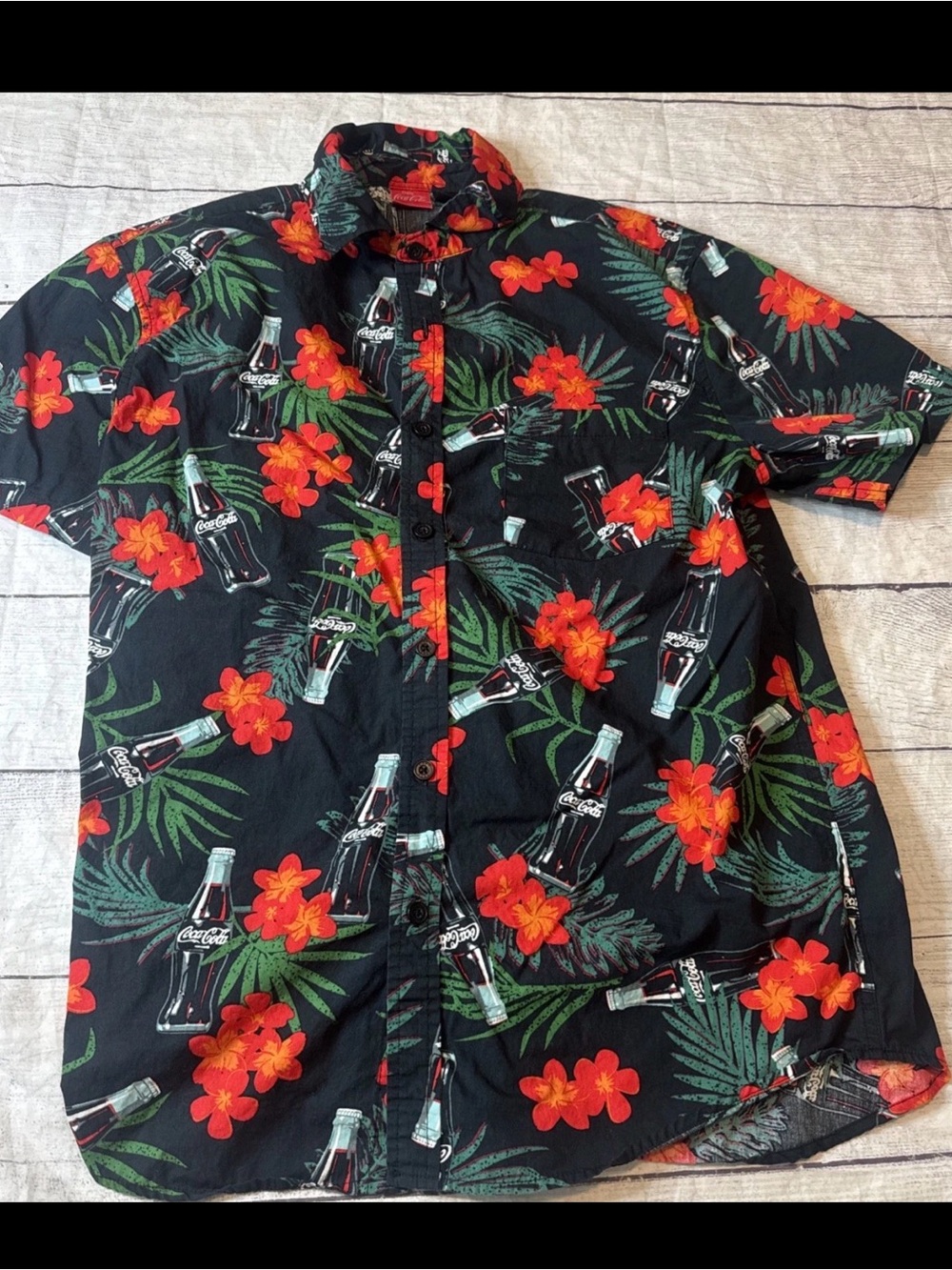 Coca Cola Men’s Hawaiian Shirt M Black Red Camp Button